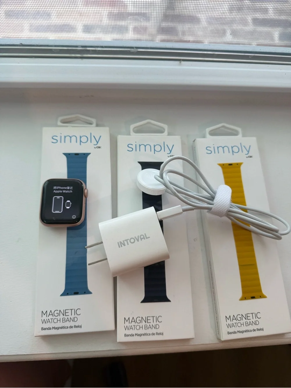 Apple Watch Series 5 40mm - Rose Gold - Includes 3 bands + Charger